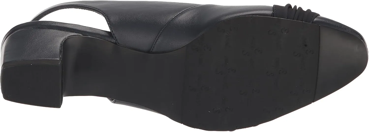 Easy Street Women's Bates Pump